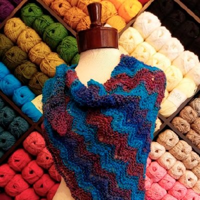 Chal Painted Dream (agujas) - CrochetstoresPATRON-CHAL-SCH